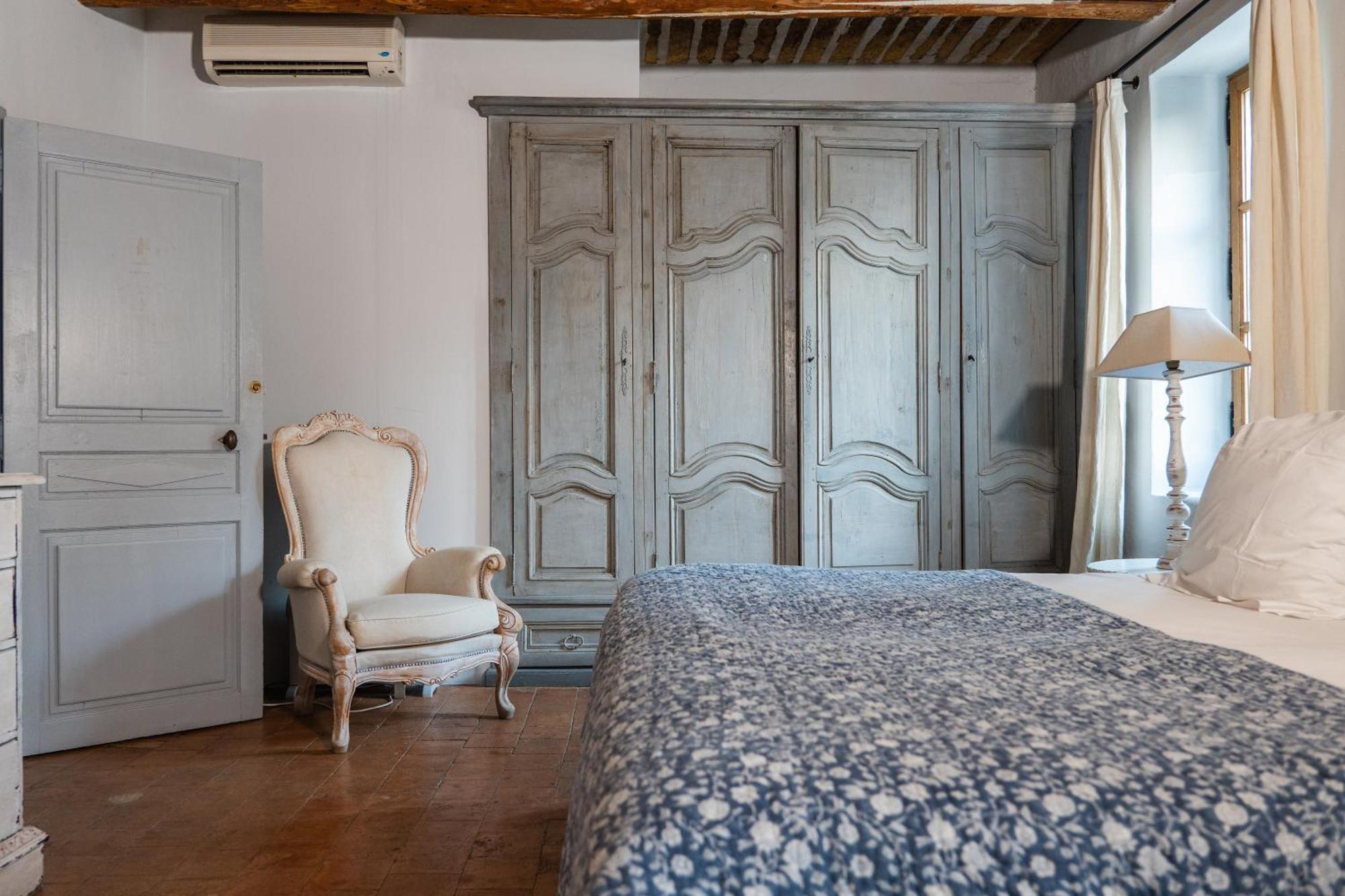Le Galinier Lourmarin, A Beaumier Guesthouse Номер фото