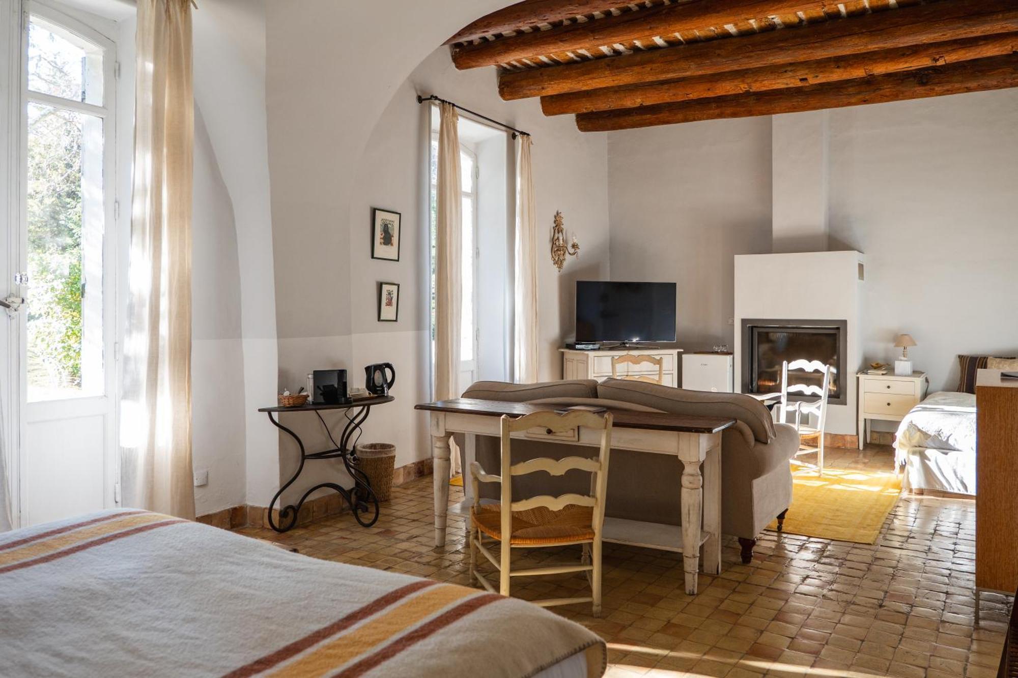 Le Galinier Lourmarin, A Beaumier Guesthouse Номер фото